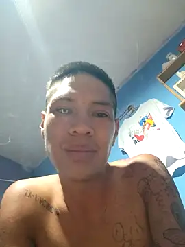 Snapshot of Ojitosbrrr chatting on November 2025 12:10:01 AM Ojitosbrrr online show from November 2025 12:10:01 AM