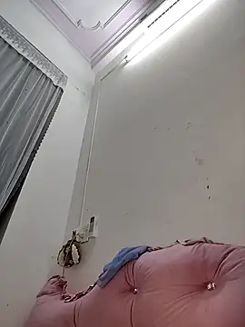 ezabel- online show from December 2025 01:05:02 PM