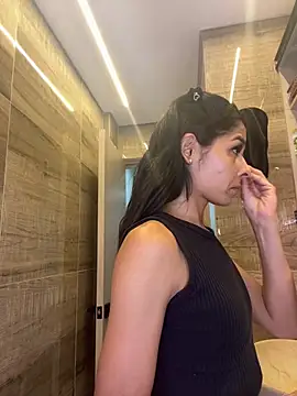 phenixpink22 online show from April 2026 02:11:01 PM