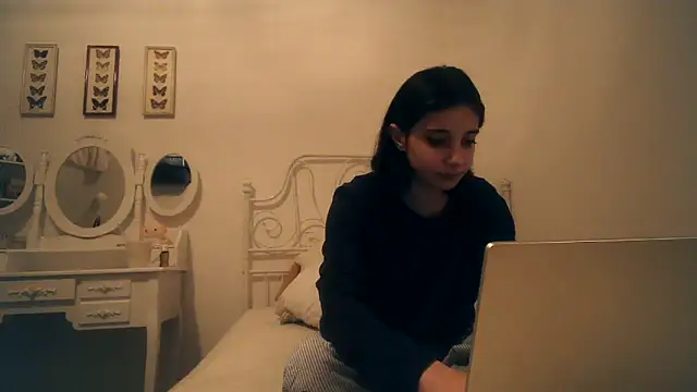 bellefleurrr online show from February 2026 09:00:01 PM