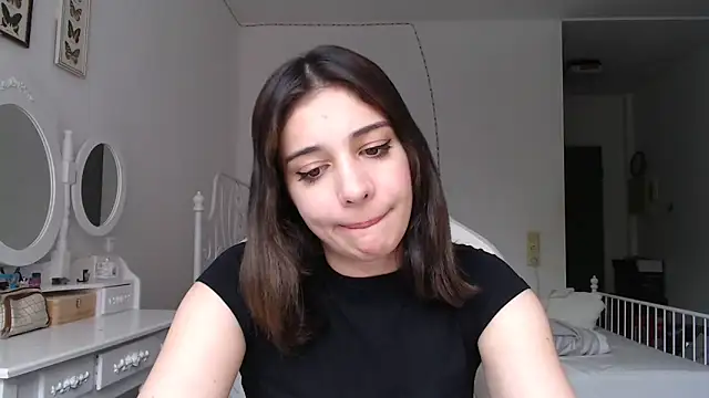 Snapshot of bellefleurrr chatting on June 2026 08:58:02 AM bellefleurrr online show from June 2026 08:58:02 AM