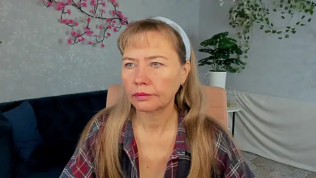 Carla Vogue online show from November 2025 02:50:02 AM