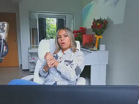 Snapshot of diosadeluniverso chatting on March 2026 12:52:01 PM diosadeluniverso online show from March 2026 12:52:01 PM