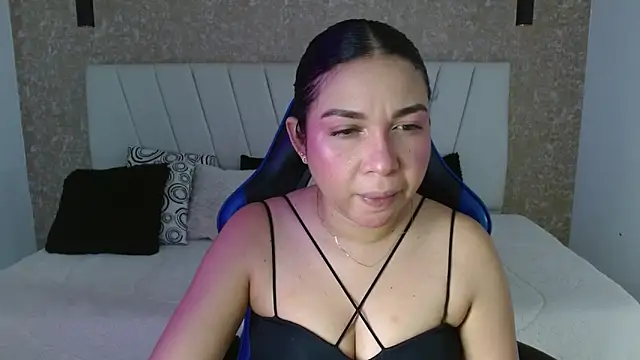 AliceSmity  online show from April 2026 12:24:01 PM