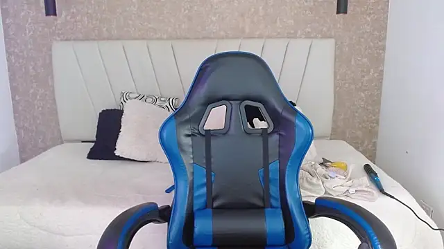 AliceSmity  online show from April 2026 11:33:02 AM