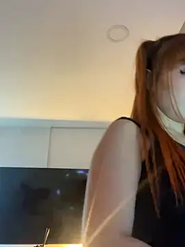 GiaStonne online show from December 2025 03:03:01 AM