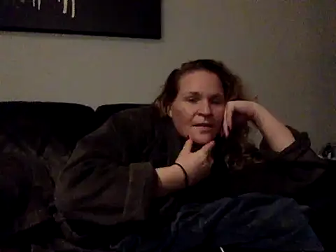 Snapshot of Dinslavnu chatting on October 2025 06:21:01 PM Dinslavnu online show from October 2025 06:21:01 PM