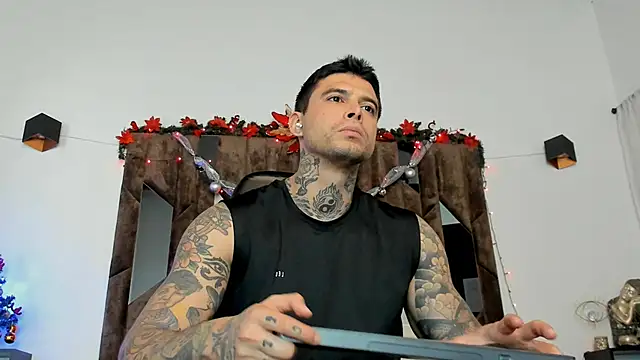 MATEO DILUCA online show from December 2025 10:24:01 AM