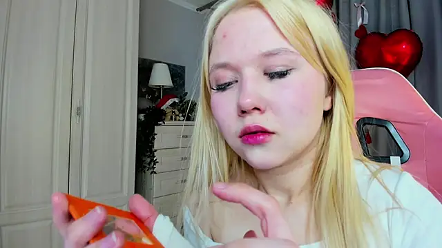 VivieSunn online show from February 2026 04:42:02 AM