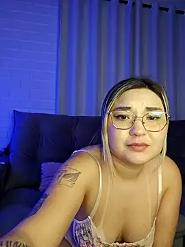 Snapshot of Kamila_ococial51 chatting on October 2025 11:45:02 PM Kamila ococial51 online show from October 2025 11:45:02 PM