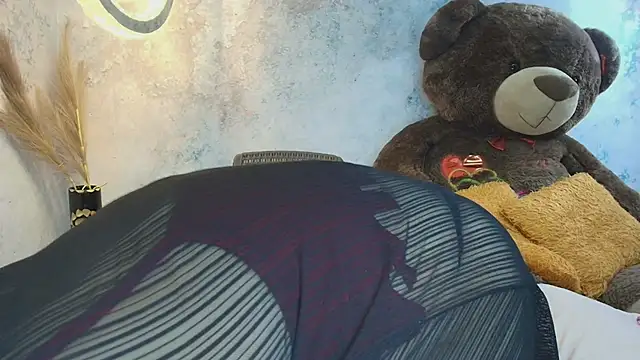 laliItaclark online show from November 2025 12:16:01 PM