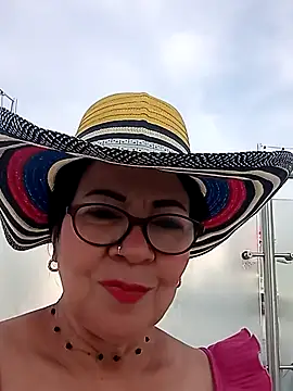 Snapshot of laliItaclark chatting on April 2026 11:49:02 AM laliItaclark online show from April 2026 11:49:02 AM