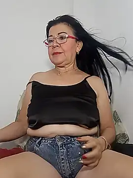 Snapshot of laliItaclark chatting on May 2026 10:22:01 AM laliItaclark online show from May 2026 10:22:01 AM