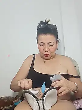 Snapshot of laliItaclark chatting on May 2026 11:29:01 AM laliItaclark online show from May 2026 11:29:01 AM