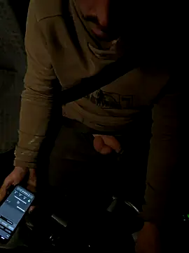 davi73d online show from November 2025 05:01:02 PM