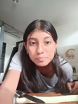 Snapshot of YeseniaRodriguez3 chatting on October 2025 05:17:01 PM YeseniaRodriguez3 online show from October 2025 05:17:01 PM