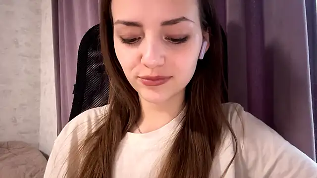 AliceStacy online show from November 2025 11:54:01 AM