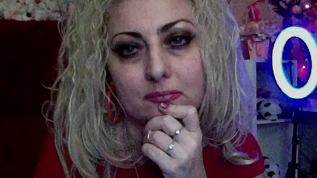 Snapshot of xHot_Amazonq chatting on February 2026 10:52:02 PM xHot Amazonq online show from February 2026 10:52:02 PM