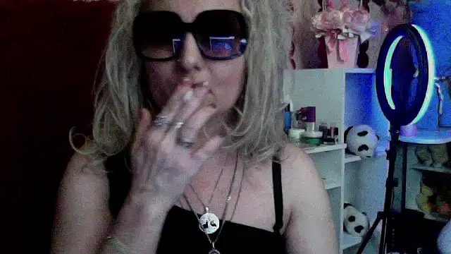 Snapshot of xHot_Amazonq chatting on March 2026 10:16:01 PM xHot Amazonq online show from March 2026 10:16:01 PM