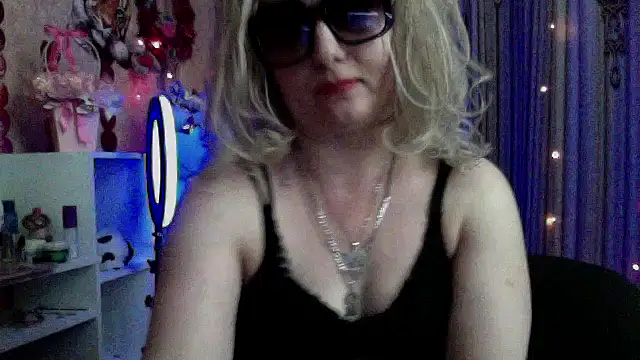 Snapshot of xHot_Amazonq chatting on March 2026 06:29:01 PM xHot Amazonq online show from March 2026 06:29:01 PM