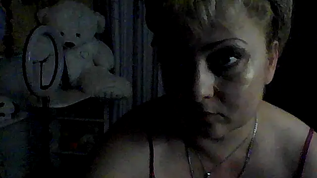 Snapshot of xHot_Amazonq chatting on July 2026 01:53:01 PM xHot Amazonq online show from July 2026 01:53:01 PM