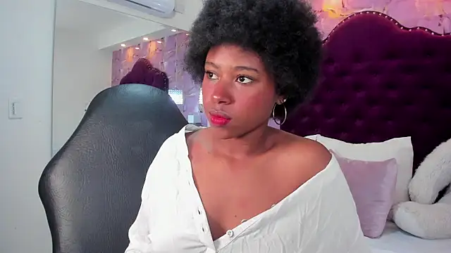 violeta ruizz online show from November 2025 01:00:01 PM