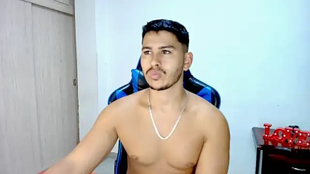 sophia and alex online show from November 2025 03:28:01 AM