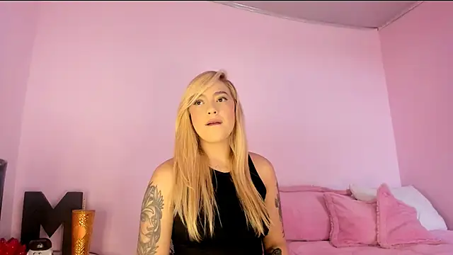 sylvanaLayton online show from November 2025 03:46:01 PM