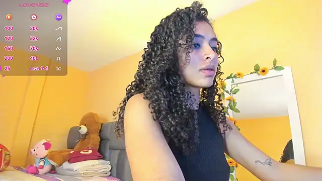 Snapshot of Keniia_rizz chatting on June 2026 06:35:02 PM Keniia rizz online show from June 2026 06:35:02 PM