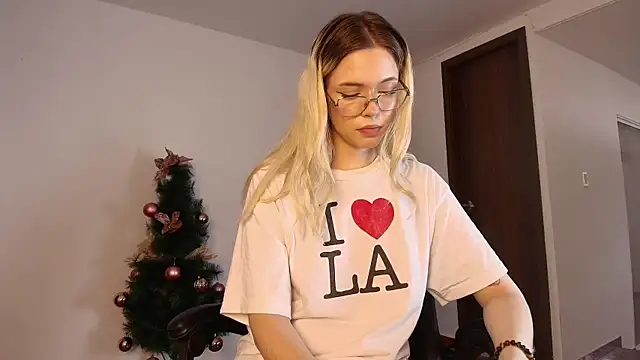 ViolettaAllente online show from December 2025 09:22:02 PM