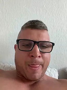 Snapshot of PolishBoy1995 chatting on May 2026 02:45:01 PM PolishBoy1995 online show from May 2026 02:45:01 PM