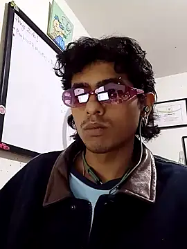 SkinniYamo online show from February 2026 11:49:02 PM