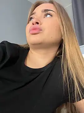 MilaRaven online show from November 2025 07:33:02 AM