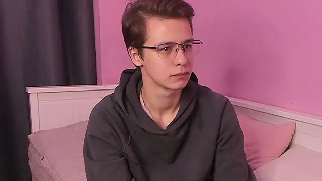 Snapshot of NuvyLace chatting on October 2025 01:47:02 PM NuvyLace online show from October 2025 01:47:02 PM