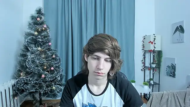 AvenGlow online show from December 2025 05:02:01 AM