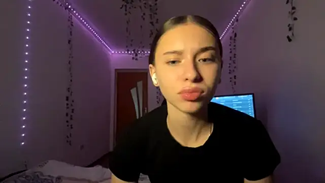 LilithFlamey online show from November 2025 06:14:01 PM