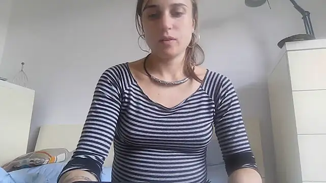 Snapshot of SinnEmily chatting on November 2025 01:53:02 PM SinnEmily online show from November 2025 01:53:02 PM