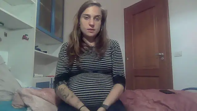 Snapshot of SinnEmily chatting on November 2025 04:30:01 PM SinnEmily online show from November 2025 04:30:01 PM