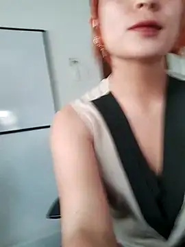 SiennaBite online show from November 2025 09:03:02 PM