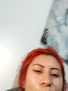 SiennaBite online show from December 2025 02:05:02 AM