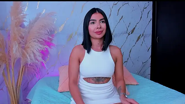 Snapshot of Julig01 chatting on February 2026 09:38:01 PM Julig01 online show from February 2026 09:38:01 PM