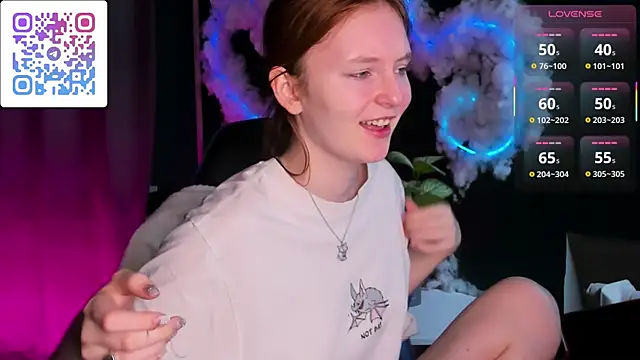 Snapshot of AngelWisee chatting on March 2026 03:12:01 AM AngelWisee online show from March 2026 03:12:01 AM