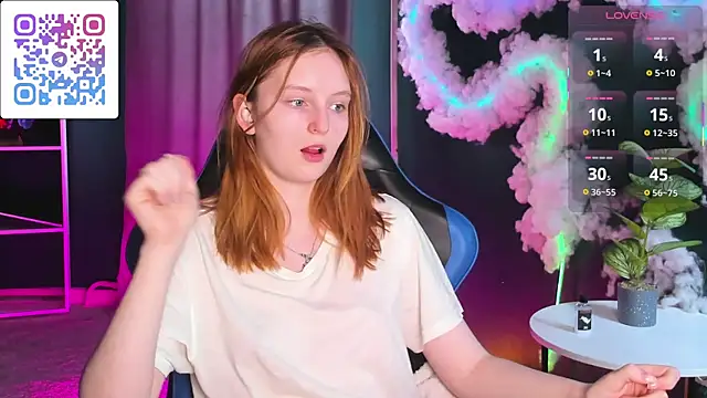 Snapshot of AngelWisee chatting on March 2026 08:26:33 AM AngelWisee online show from March 2026 08:26:33 AM