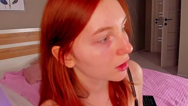 Snapshot of AngelWisee chatting on April 2026 04:46:01 AM AngelWisee online show from April 2026 04:46:01 AM