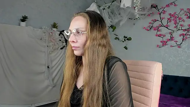 Snapshot of Olga_Cat chatting on October 2025 03:32:01 AM Olga Cat online show from October 2025 03:32:01 AM