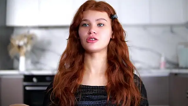 YettaCalabria online show from November 2025 11:21:01 AM