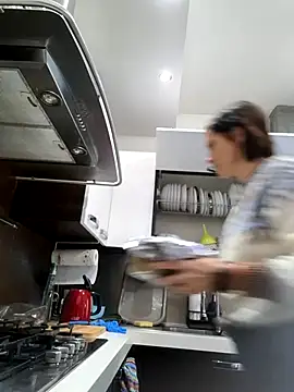 Piediniecollant online show from December 2025 11:07:01 AM