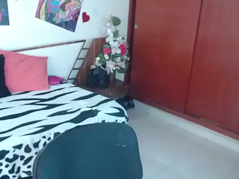 EmmilyConnor online show from November 2025 01:44:02 PM