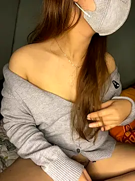 Beauty in online show from December 2025 03:29:01 PM