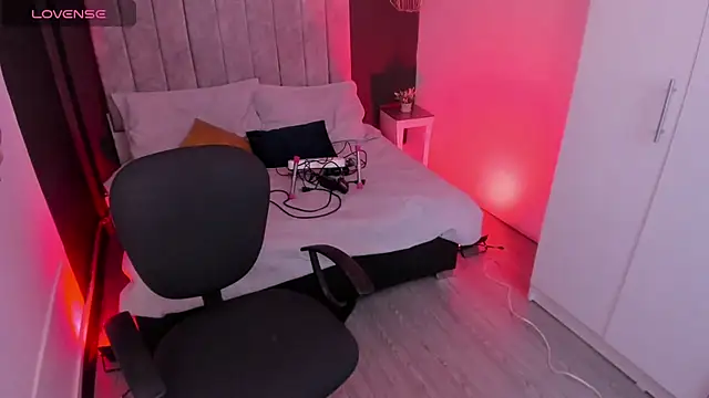 mia jagger online show from March 2026 07:52:01 PM